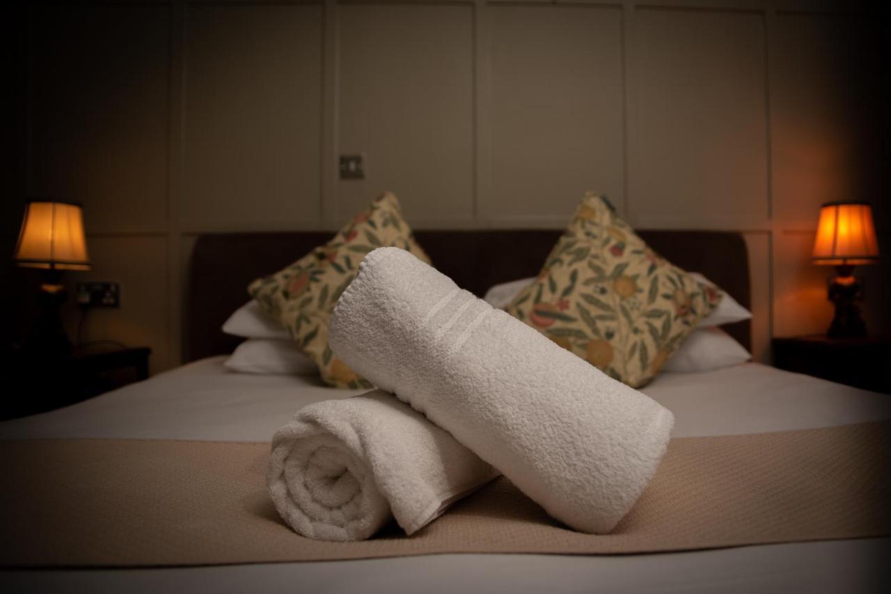 Hotel The Oak House Axbridge Exteriér fotografie Bath towels